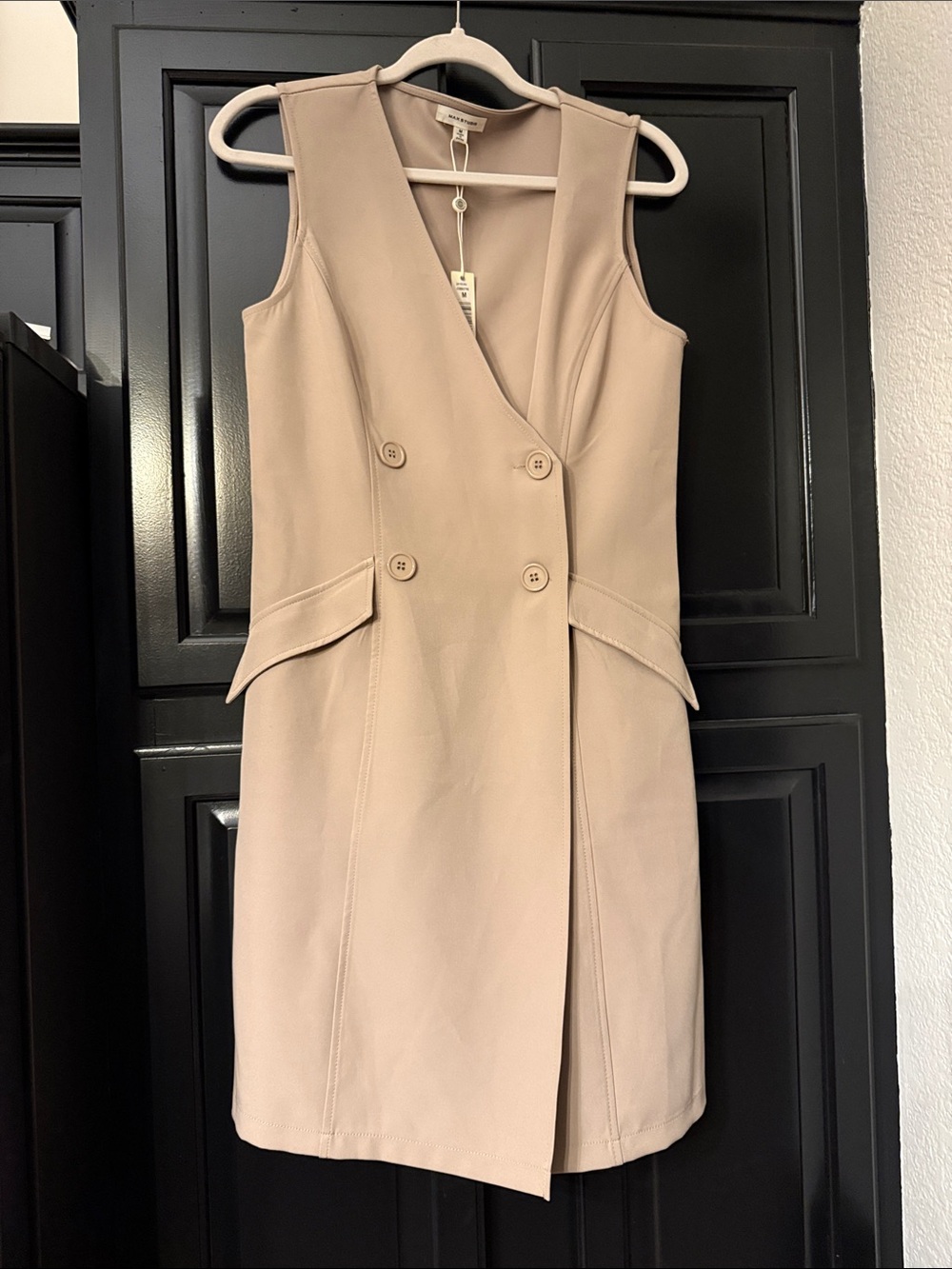 Max Studio NWT Sleeveless Double-Breasted Dress in Beige size medium